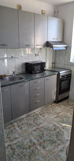 Apartament cu 2 camere decomandat în Romanilor