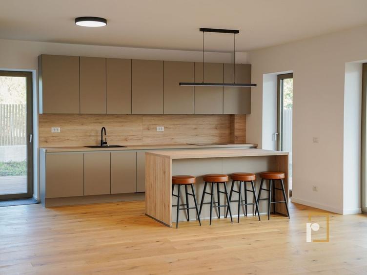 Apartament cu 2 camere semidecomandat, mobilat în Băneasa