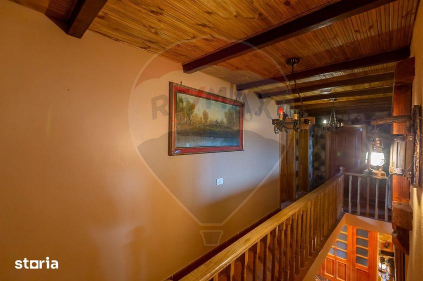 Casă cu 7 camere cu Teren 1020 Mp în Mărgineni
