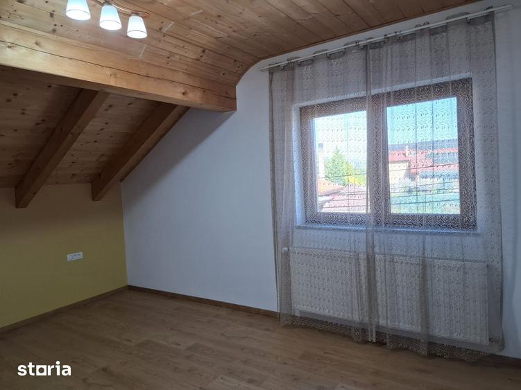 Casă cu 3 camere cu Teren 800 Mp în Șimian