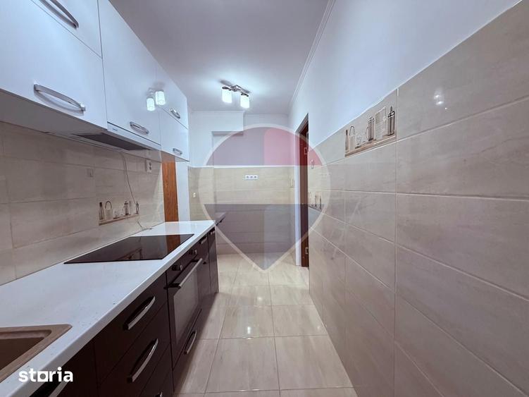 Apartament cu 3 camere semidecomandat în Central