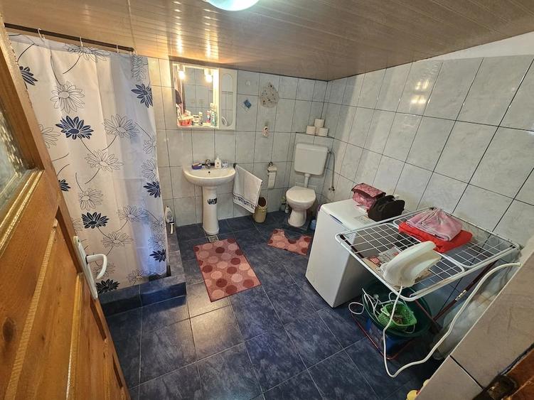 Casă cu 3 camere cu Teren 1160 Mp în Axintele