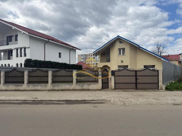 Casă individuală cu 4 camere cu Canalizare în Nord