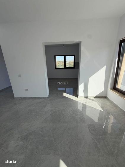 Casă cu 4 camere în Uricani