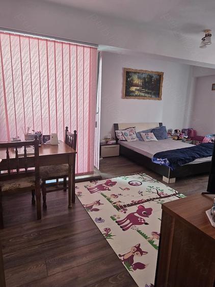 Apartament cu 2 camere decomandat în Florești