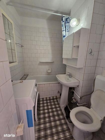 Apartament cu 2 camere decomandat în Intim