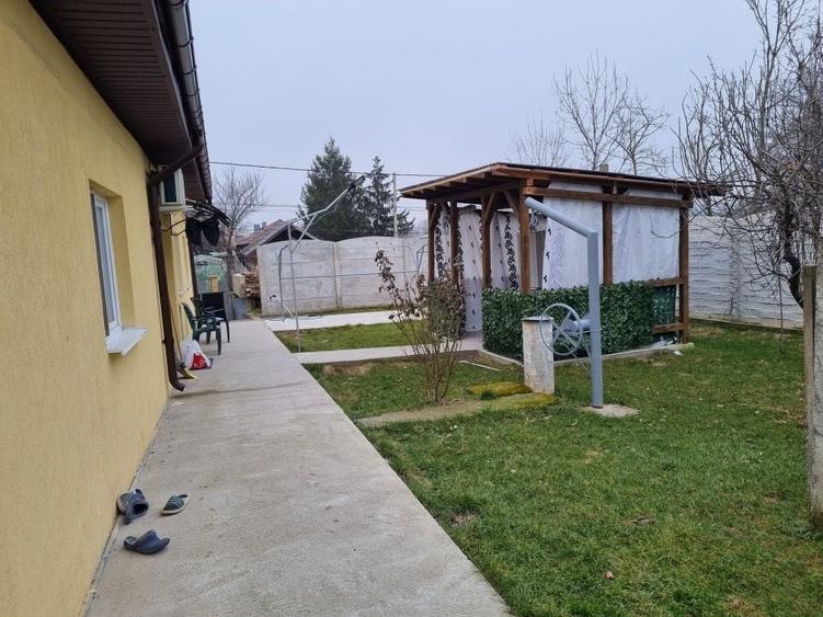 Casă cu 3 camere cu Teren 120 Mp în Central