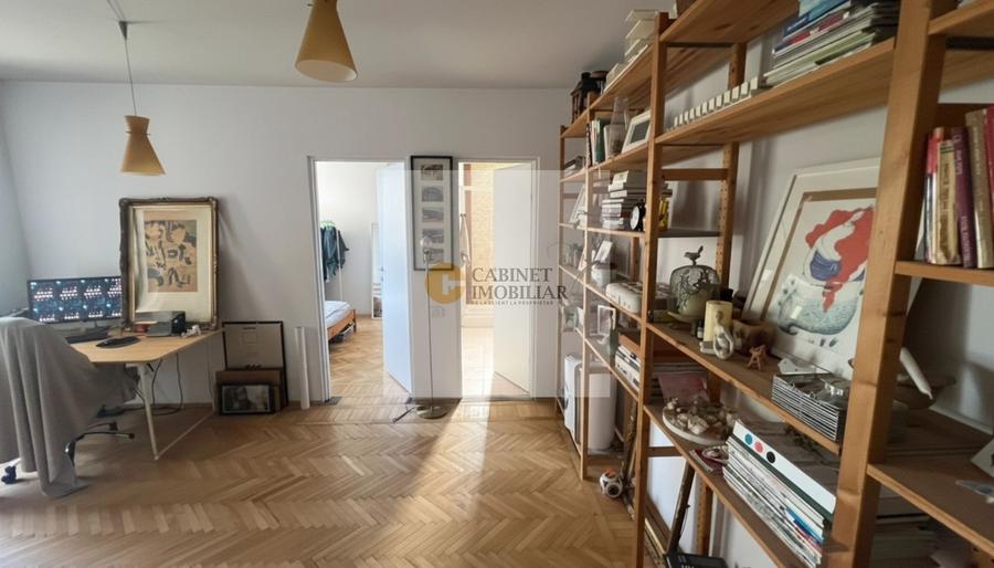 Apartament cu 2 camere semidecomandat, mobilat în Universitate