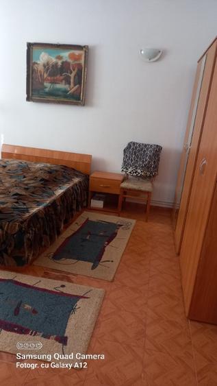 Casă cu 5 camere cu Teren 395 Mp în Central