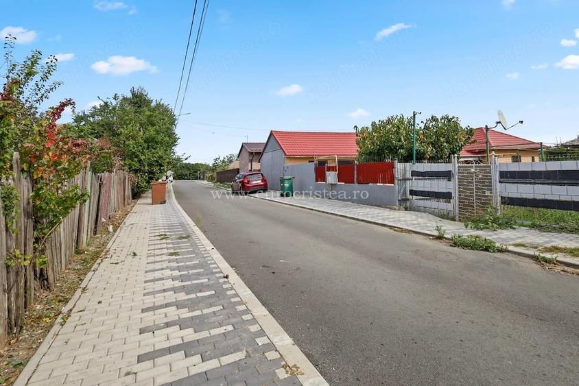 Casă cu 2 camere cu Teren 610 Mp în 23 August