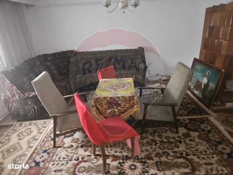 Casă cu 4 camere în Prislop