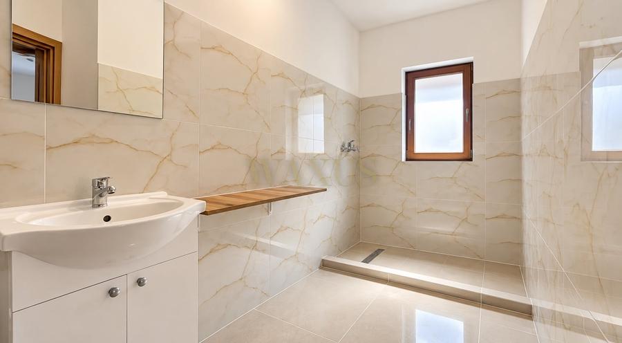 Duplex cu 3 camere cu Canalizare în Florești