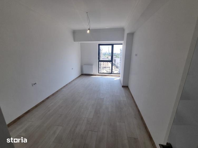 Apartament cu 3 camere decomandat în Energia