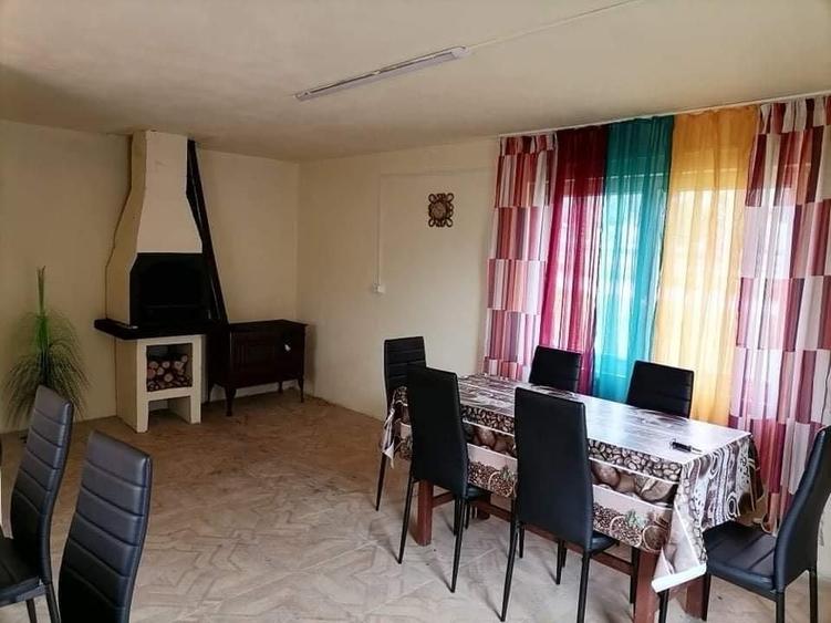 Casă cu 4 camere în Central