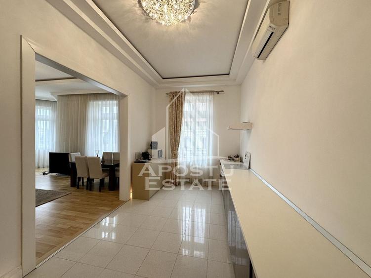 Apartament cu 3 camere decomandat, mobilat în Neptun