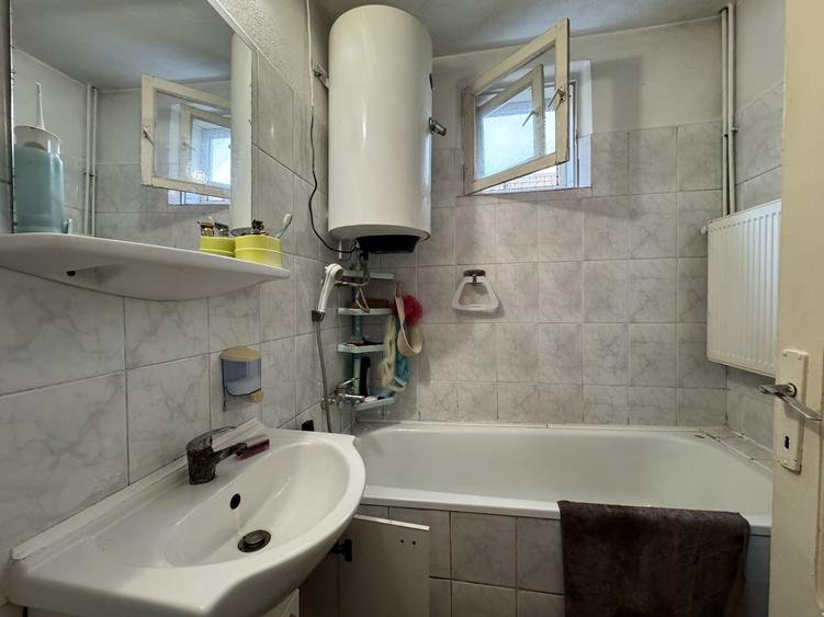 Casă individuală cu 5 camere cu Canalizare în Chiajna