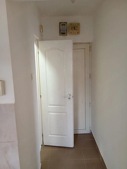 Garsonieră semidecomandată în Intim