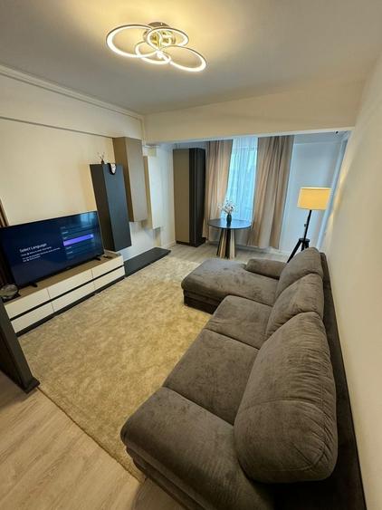 Apartament cu 2 camere semidecomandat, mobilat în Parcul Carol