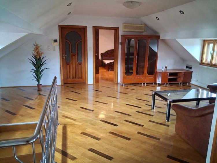 Casă cu 3 camere în Exterior Vest