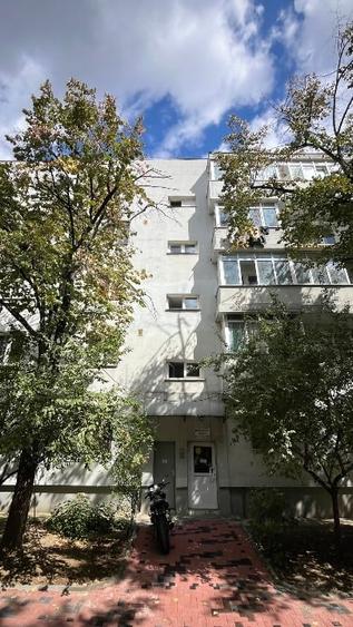 Apartament cu 3 camere decomandat, mobilat în Dristor