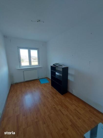 Apartament cu 3 camere în Calea București