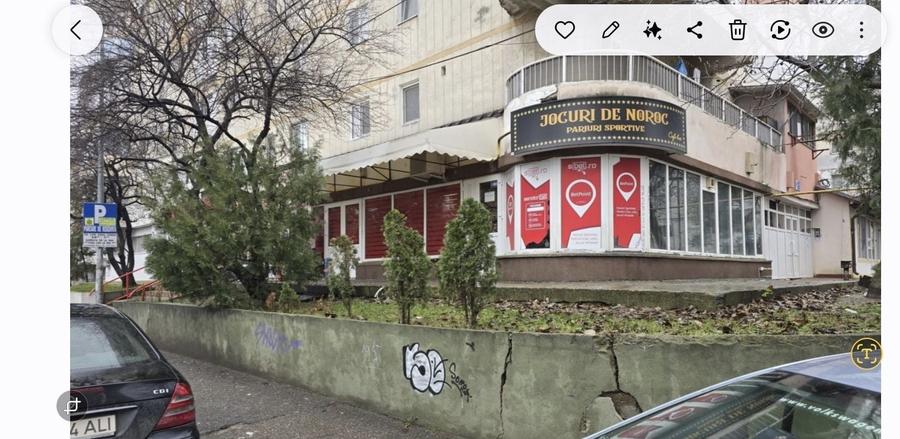 Spațiu comercial, de 80 mp, în Broșteni