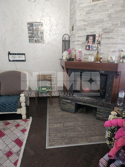 Casă individuală cu 5 camere cu Canalizare în Voitinel
