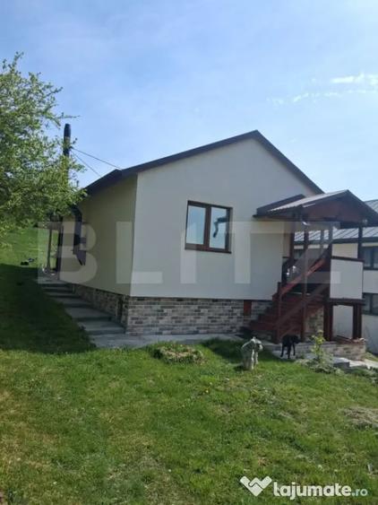 Casă cu 2 camere cu Teren 595 Mp în Câmpenești