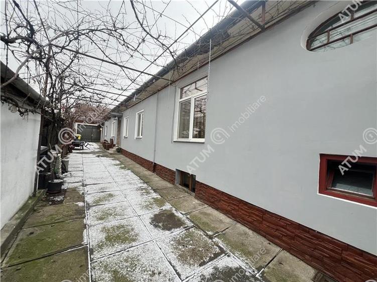 Casă individuală cu 4 camere cu Canalizare în Turnișor