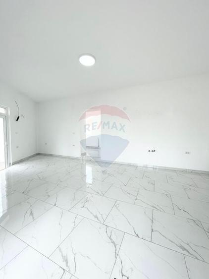 Spațiu comercial, de 50 mp, în Pârneava