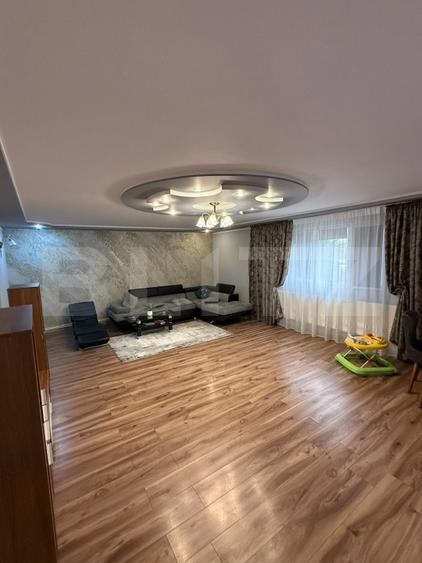 Casă individuală cu 7 camere cu Teren 780 Mp în Nord-Vest