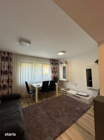 Apartament cu 4 camere decomandat în Valea Roșie