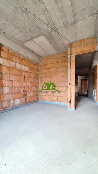 Apartament cu 3 camere decomandat în Traian