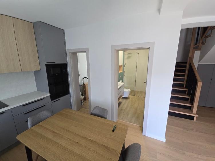 Duplex cu 3 camere cu Canalizare în Ghiroda