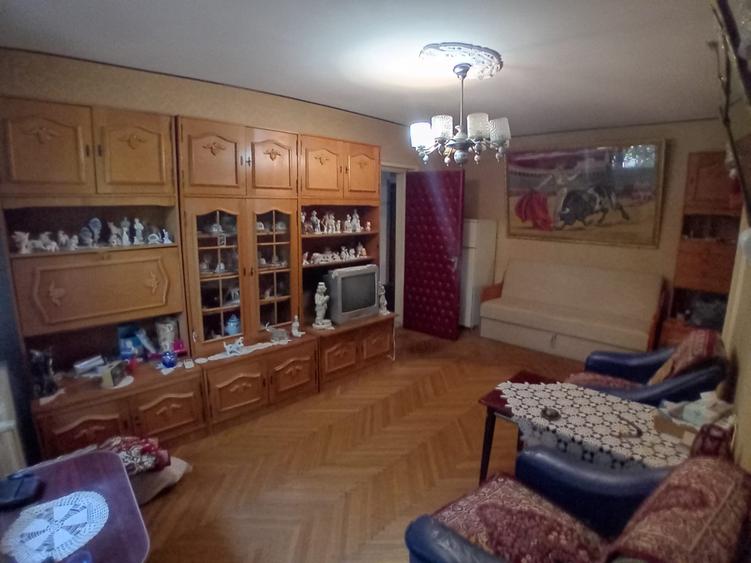 Apartament cu 2 camere semidecomandat în Berceni