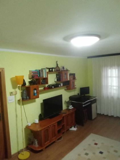 Apartament cu 2 camere decomandat în Exterior Vest