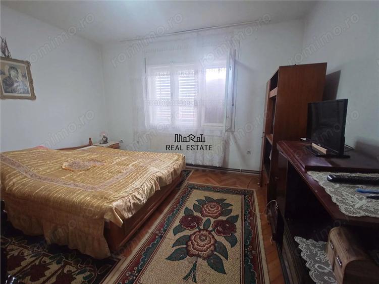 Casă cu 2 camere cu Teren 1088 Mp în Vața de Jos