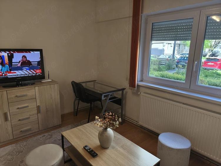 Dau in chirie garsoniera la parter din et.4 in bloc de garsoniere in cartierul Dambul Pietros. - 9