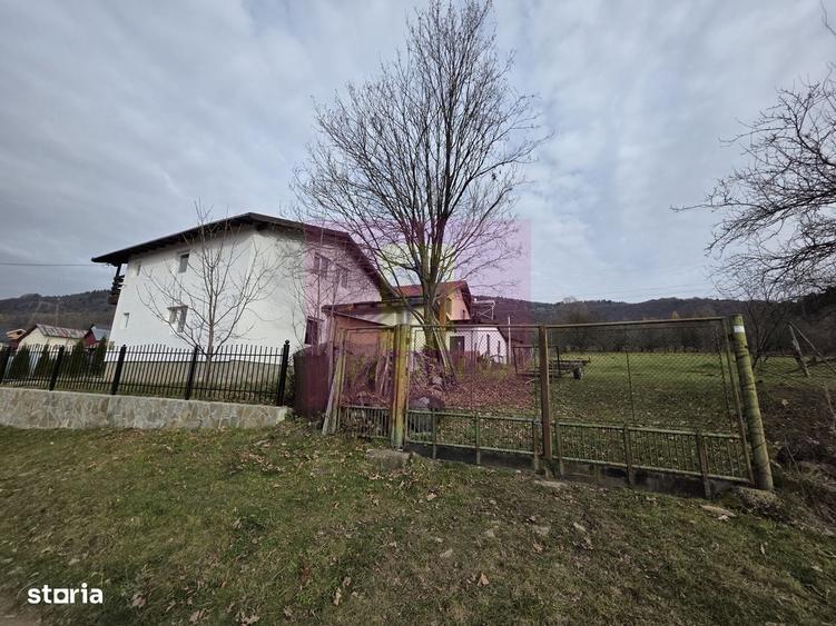 Casă cu 4 camere în Valea Doftanei