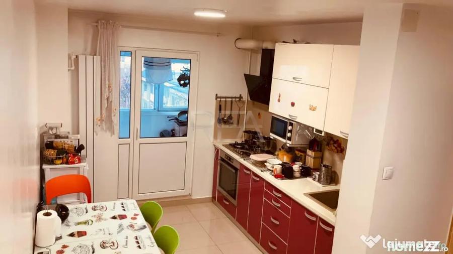 Apartament cu 3 camere decomandat în Crângași