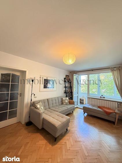 Apartament cu 2 camere, mobilat în Pajura