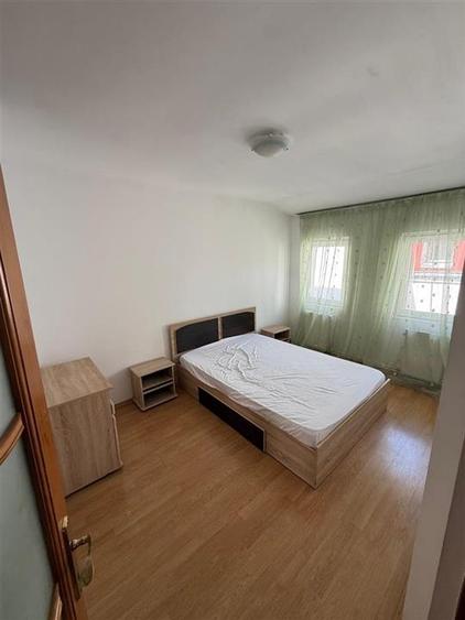 Apartament cu 3 camere decomandat, mobilat în Târgu Cucu