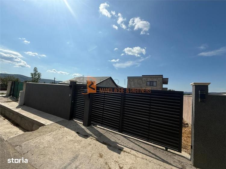 Casă cu 4 camere decomandat în Pleșești