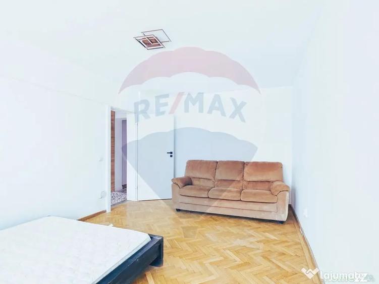 Apartament cu 3 camere decomandat în Lacul Tei