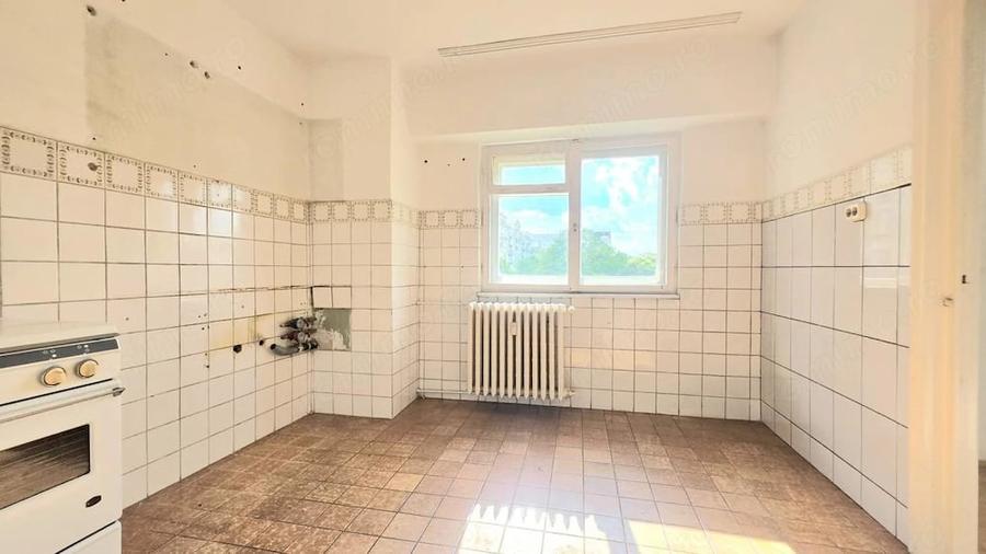 Apartament cu 4 camere decomandat în Centrul Istoric