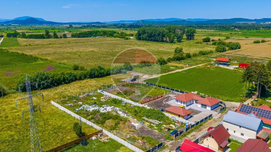 Teren Construcții intravilan de 1376 mp, în Prejmer
