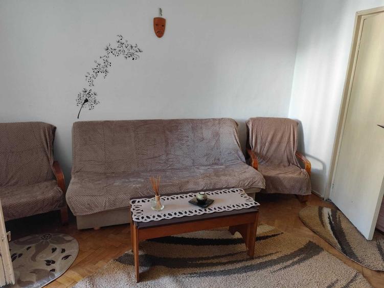 Apartament cu 3 camere decomandat în Central