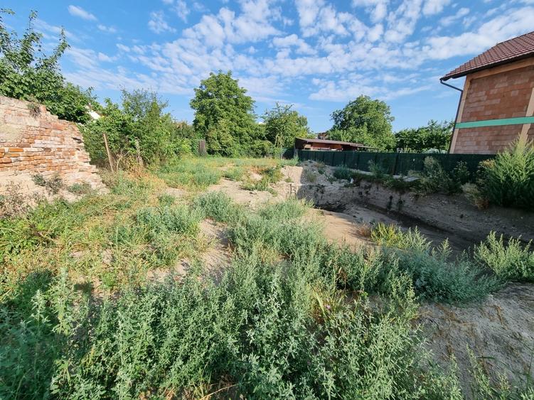 Teren Construcții de 664 mp, în Central