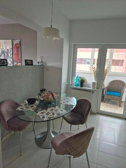 Apartament cu 2 camere decomandat în Drumul Taberei