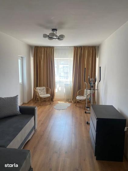 Apartament cu 3 camere decomandat în Morarilor